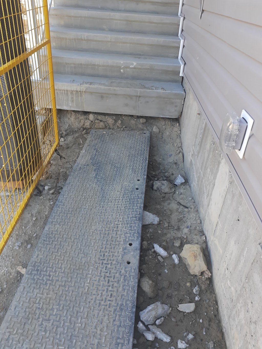 Excel Homes Head Office | 1710 14 Ave NW #200, Calgary, AB T2N 4Y6, Canada | Phone: (403) 253-1433