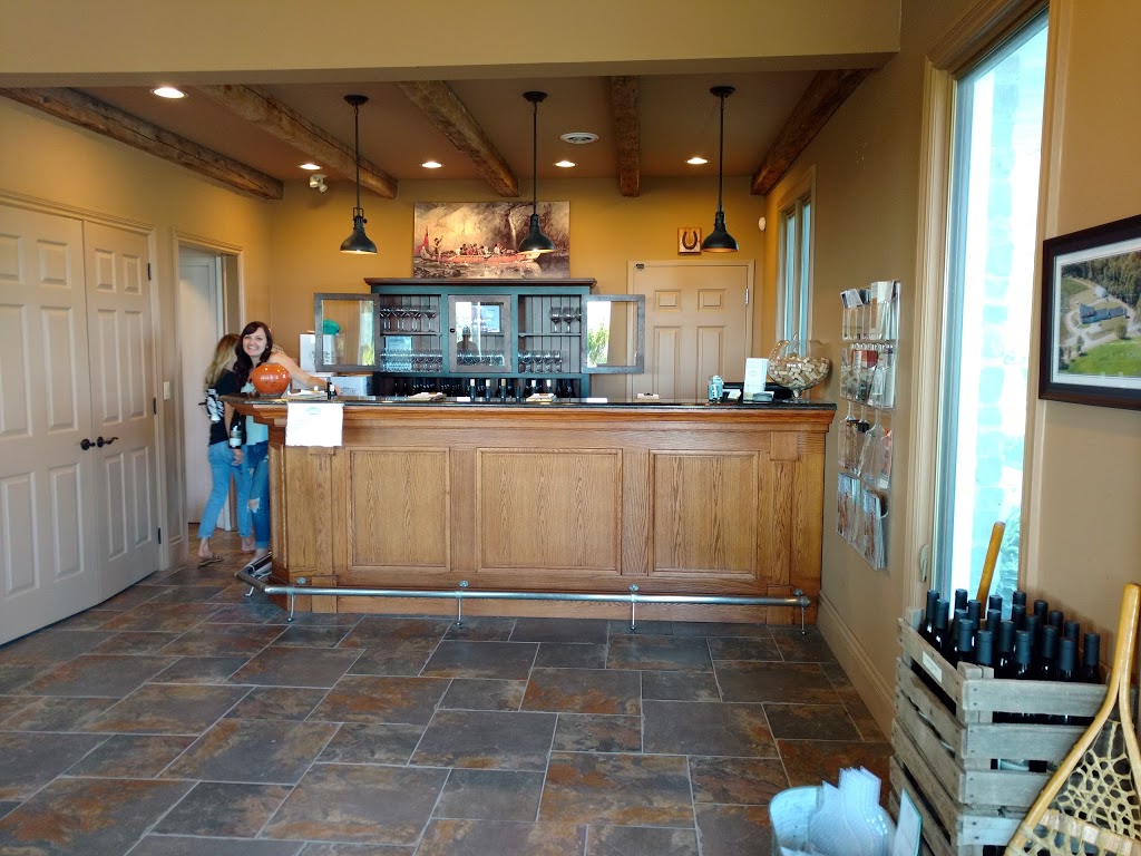 Keint-He Winery & Vineyards | 49 Hubbs Creek Rd, Wellington, ON K0K 3L0, Canada | Phone: (613) 399-5308