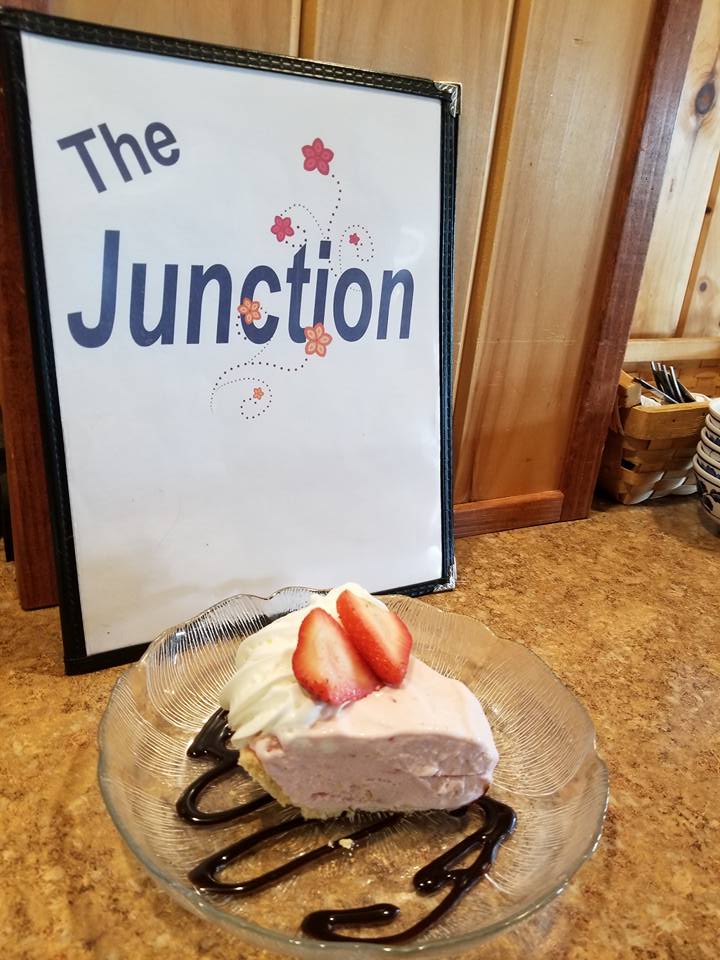 The Junction Restaurant | 4278 VT-101, Troy, VT 05868, USA | Phone: (802) 744-2700