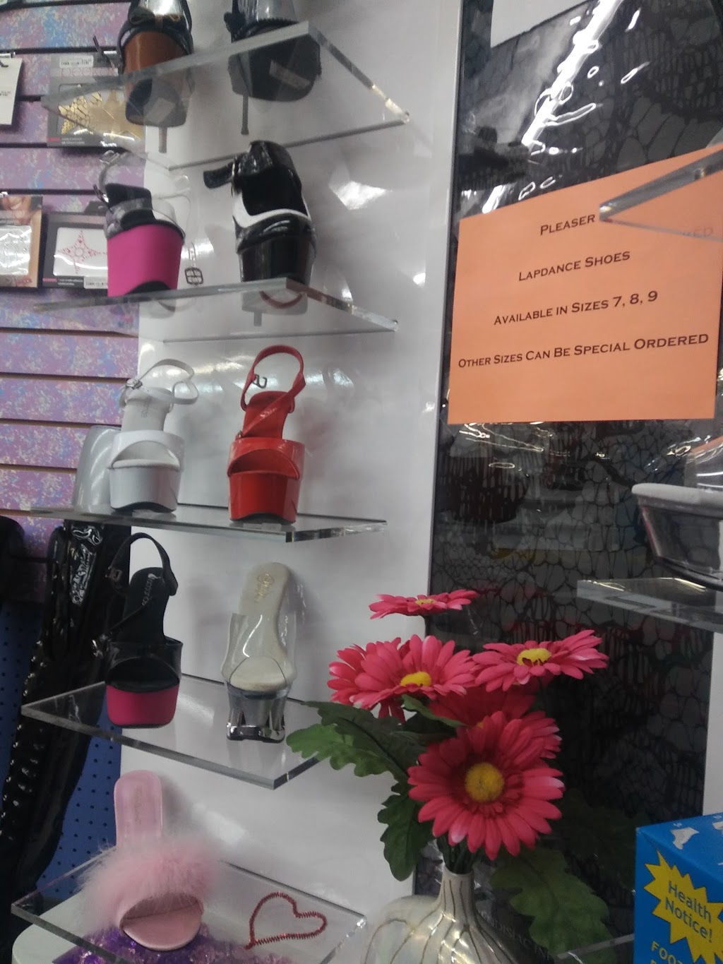 Pandoras Boxxx | 1467 Seneca St, Buffalo, NY 14210, USA | Phone: (716) 827-0300