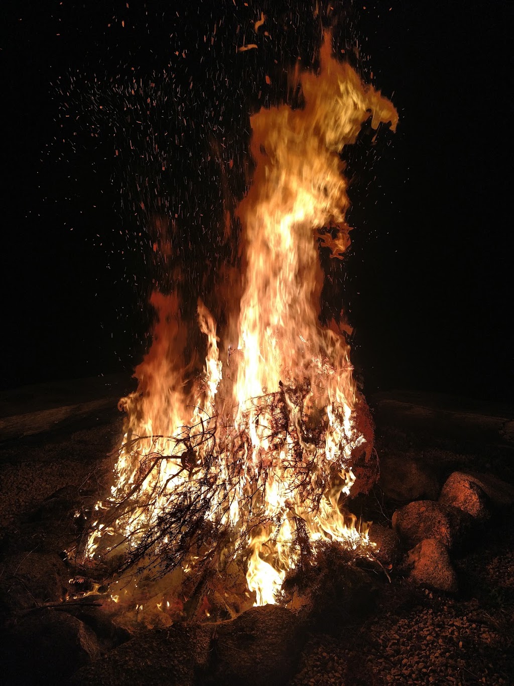 Ledges Edge Lodge | 82 Black Duck Lake Rd, Springfield, NS B0R 1H0, Canada | Phone: (902) 547-2343