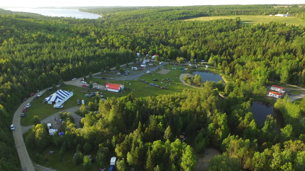 Chalets - Camping - Spa- "Pignons rouges" | 178 Chemin Beauchesne, Saint-Romain, Quebec, QC G0Y 1L0, Canada | Phone: (418) 486-2811