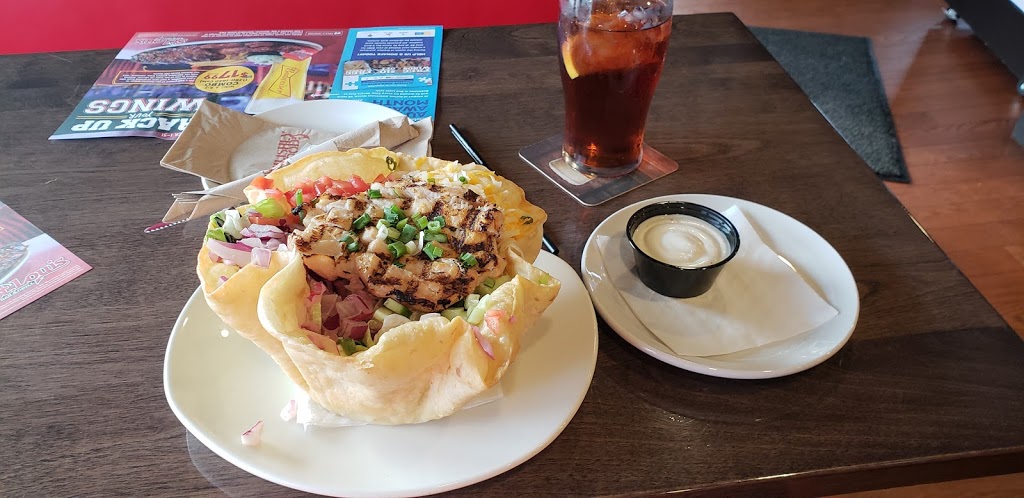 St. Louis Bar & Grill | 353 Duckworth St, Barrie, ON L4M 5C2, Canada | Phone: (705) 252-0999
