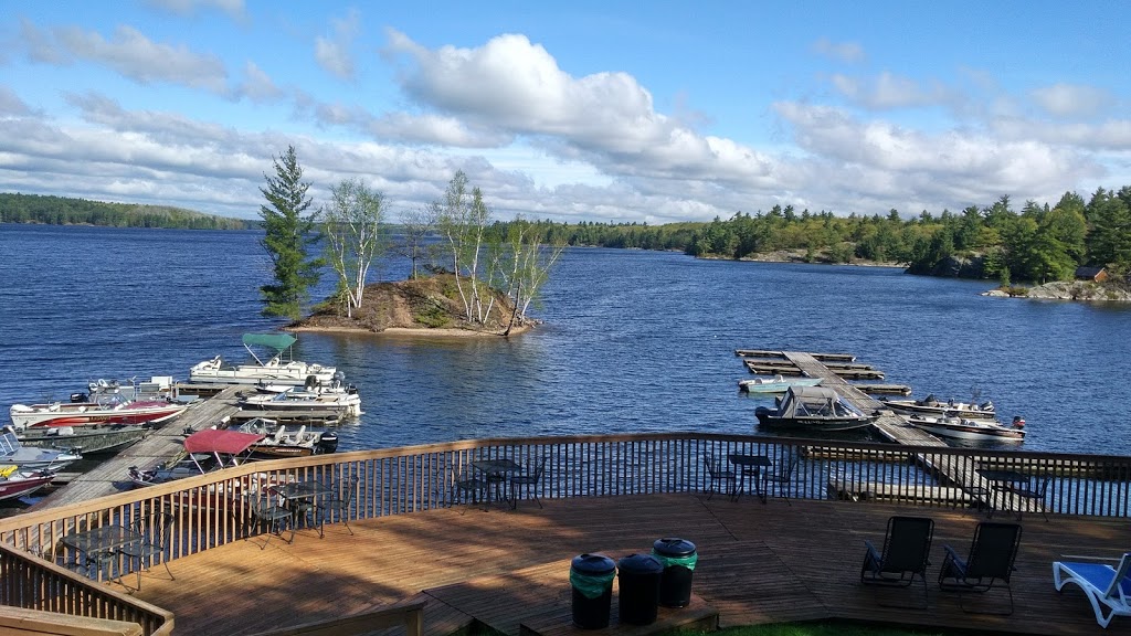 Tumblehome Lodge | 1090 Lodge Rd, Clarendon Station, ON K0H 1J0, Canada | Phone: (613) 279-2414