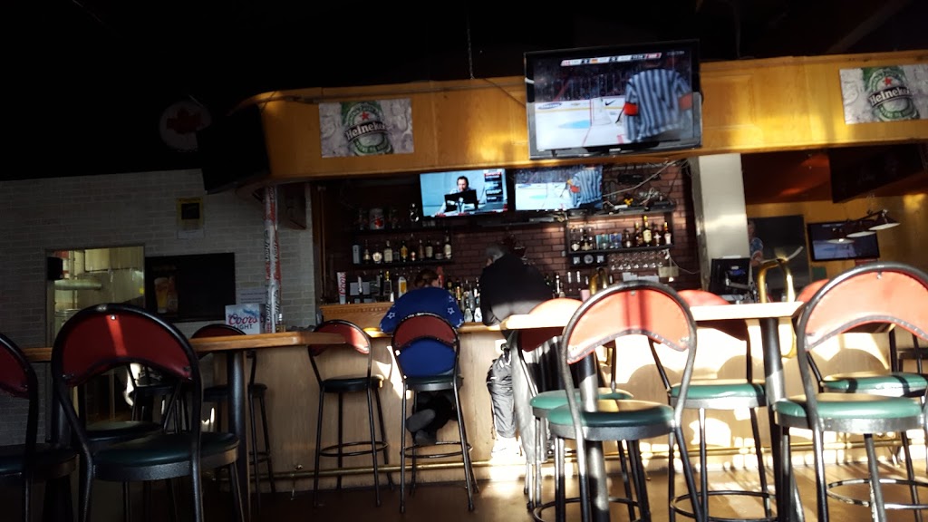Hilltop Pub | 8220 106 Ave NW, Edmonton, AB T6A 1J1, Canada | Phone: (780) 490-7359