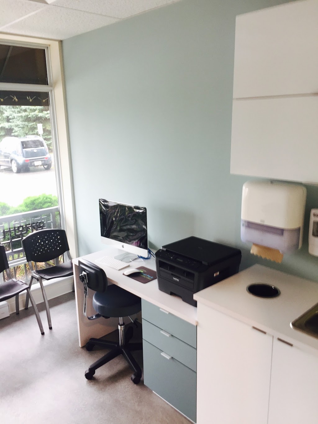 Central Park Medical Clinic | 314 Central Park Dr Unit 6, Ottawa, ON K2C 0R2, Canada | Phone: (613) 728-0608
