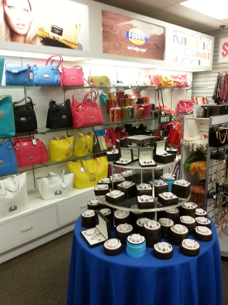 Duty Free Americas - Sumas | 108 Harrison St, Sumas, WA 98295, USA | Phone: (360) 988-9413