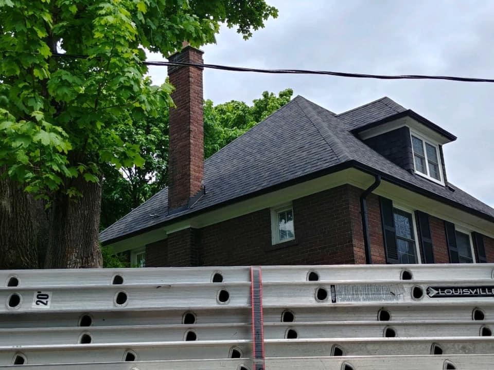 Rowe’s Roofing And General Contracting | roofing contractor | 123 Woodbine Ave, Toronto, ON M4L 3V8, Canada | 6475047693 OR +1 647-504-7693
