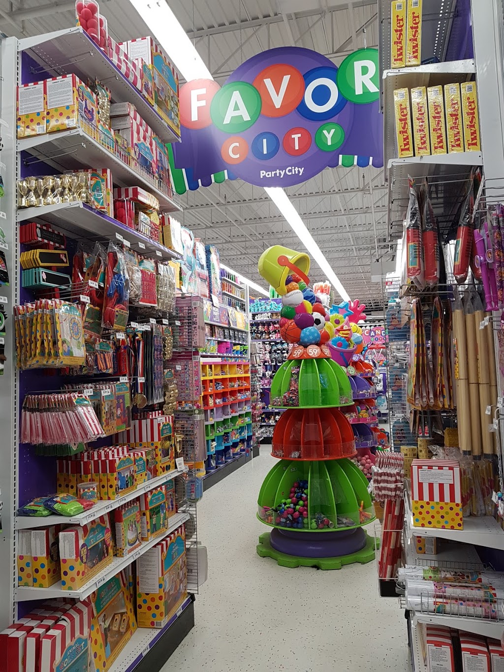 Party City | 17725 Yonge St, Newmarket, ON L3Y 7C1, Canada | Phone: (905) 830-9446