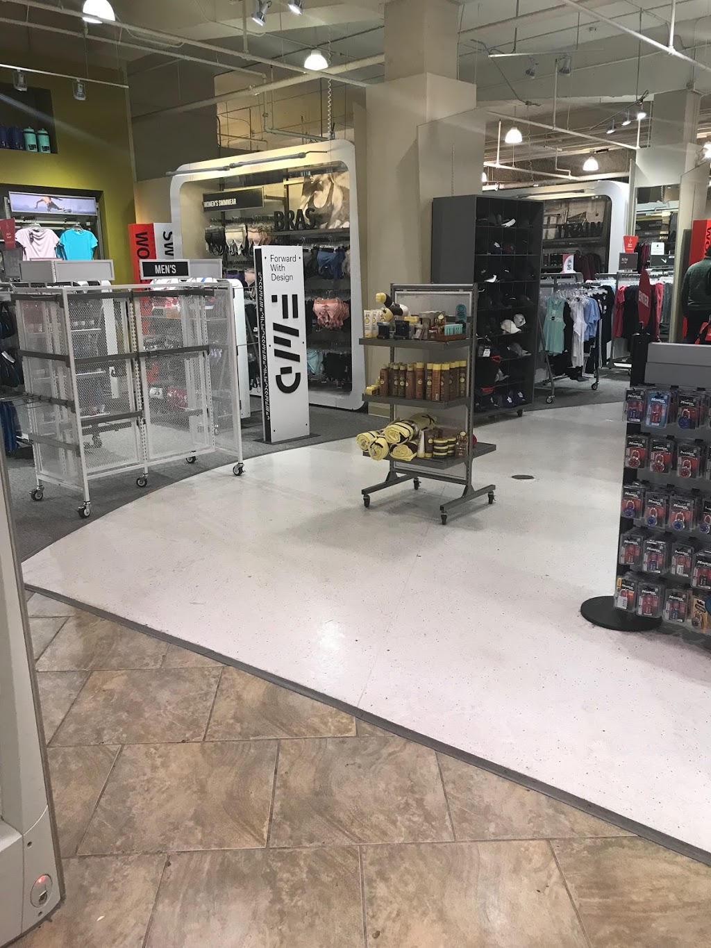 Sport Chek | 1 Promenade Cir, Thornhill, ON L4J 4P8, Canada | Phone: (905) 707-0557