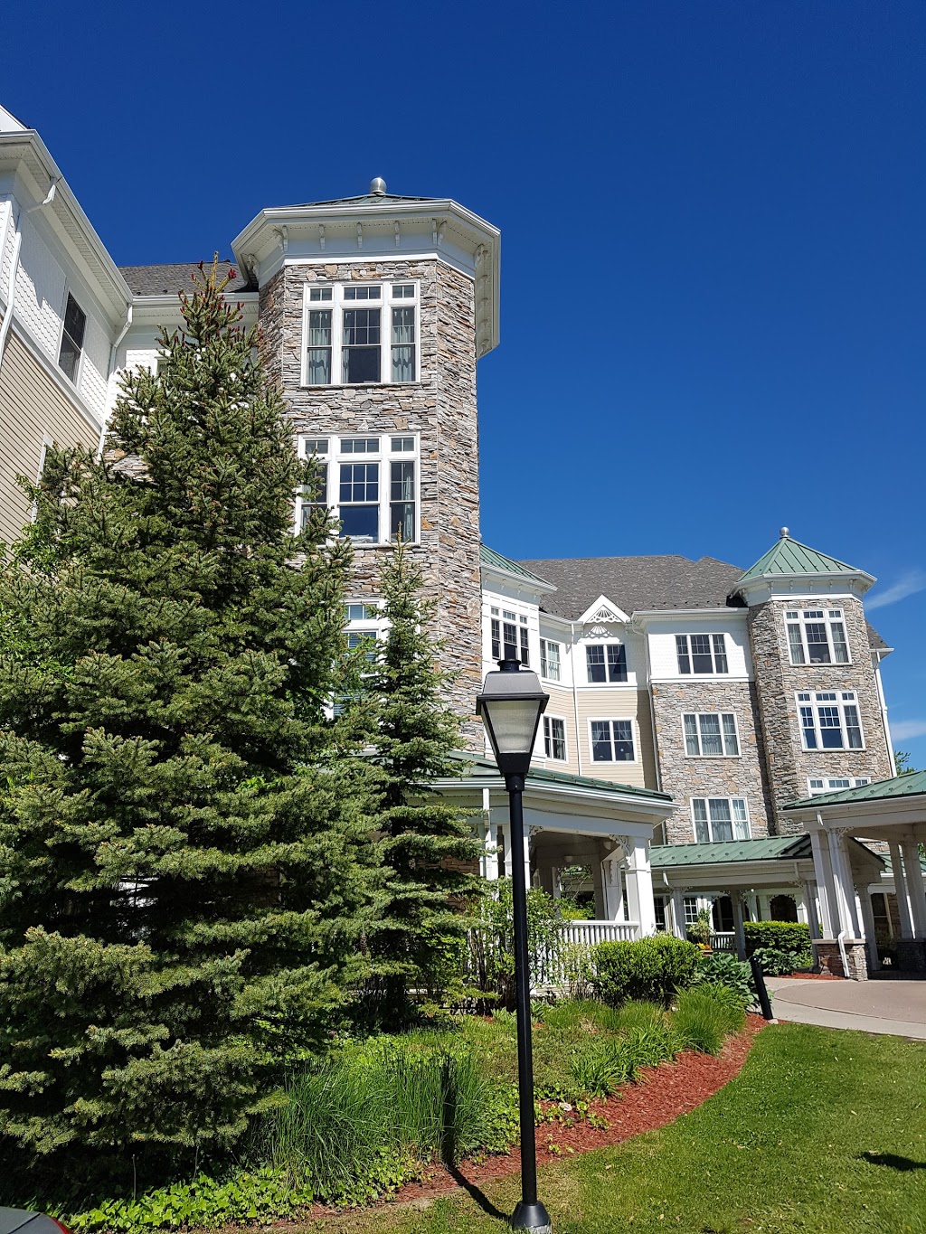 Sunrise of Erin Mills | 4046 Erin Mills Pkwy, Mississauga, ON L5L 2W7, Canada | Phone: (905) 569-0004