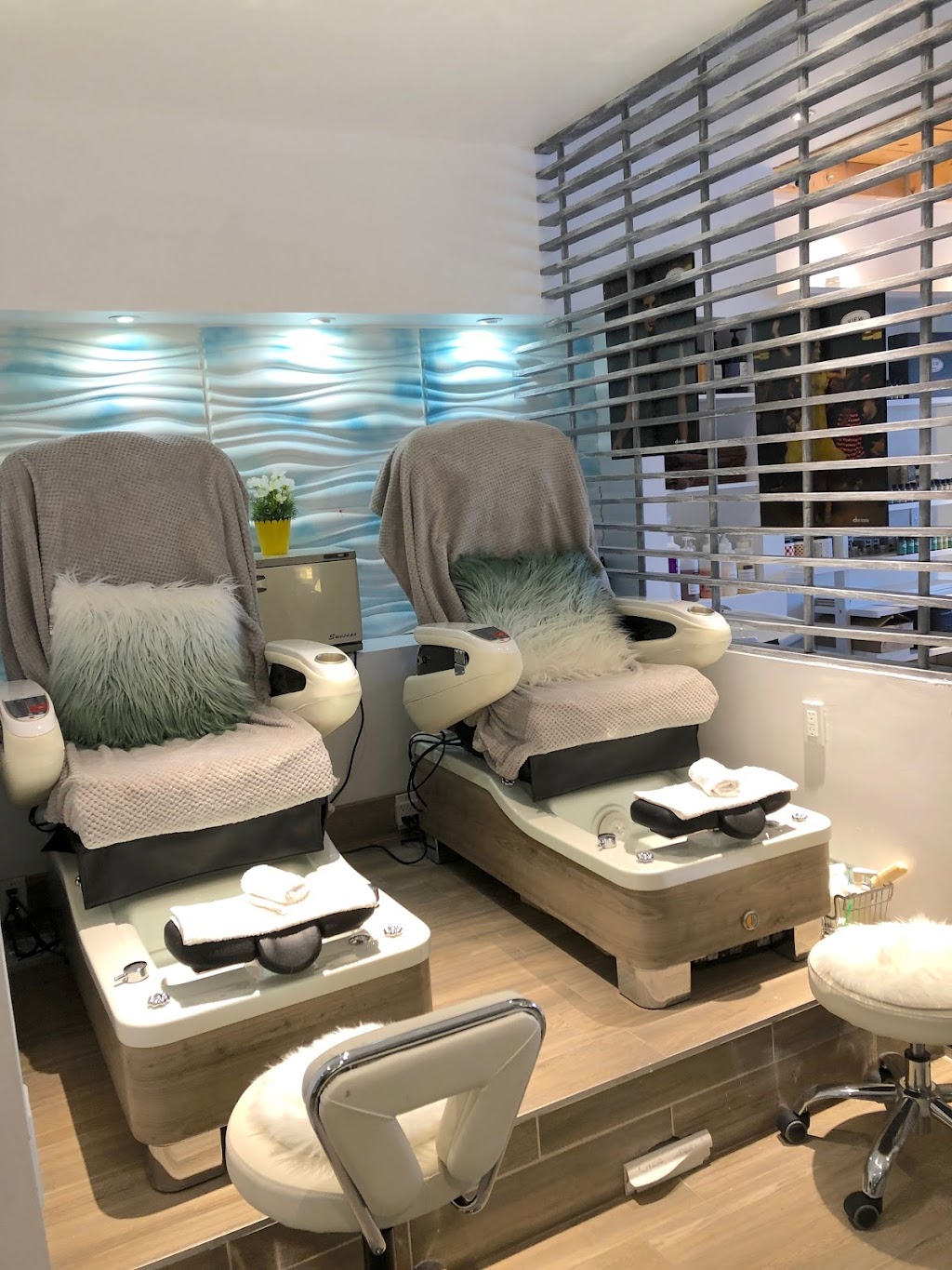 Salon Yetmir | 727 Gardiners Rd, Kingston, ON K7M 3Y5, Canada | Phone: (613) 542-2577