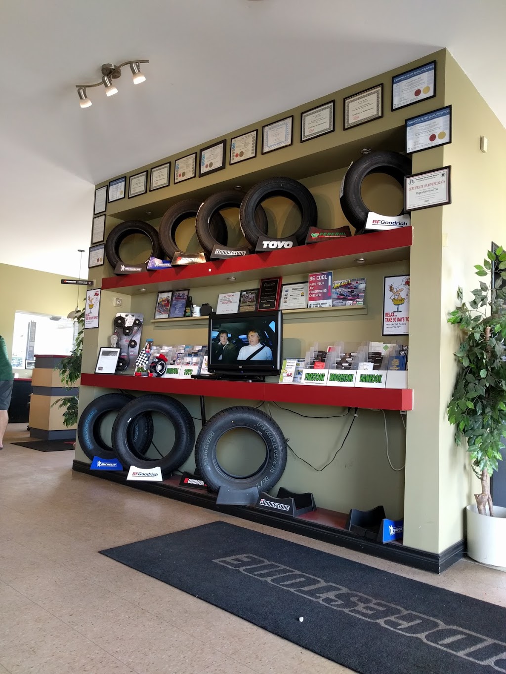 Niagara Battery & Tire Ltd | 10 Wellington St, Welland, ON L3B 1A9, Canada | Phone: (905) 735-5616