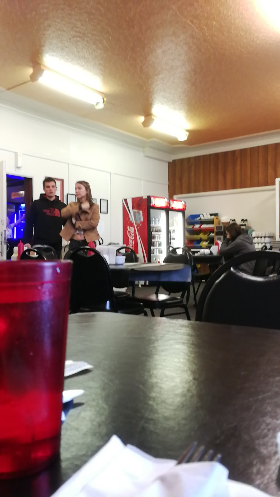 Gimli Hotel Restaurant | 21 Centre St, Gimli, MB R0C 1B0, Canada | Phone: (204) 642-3284