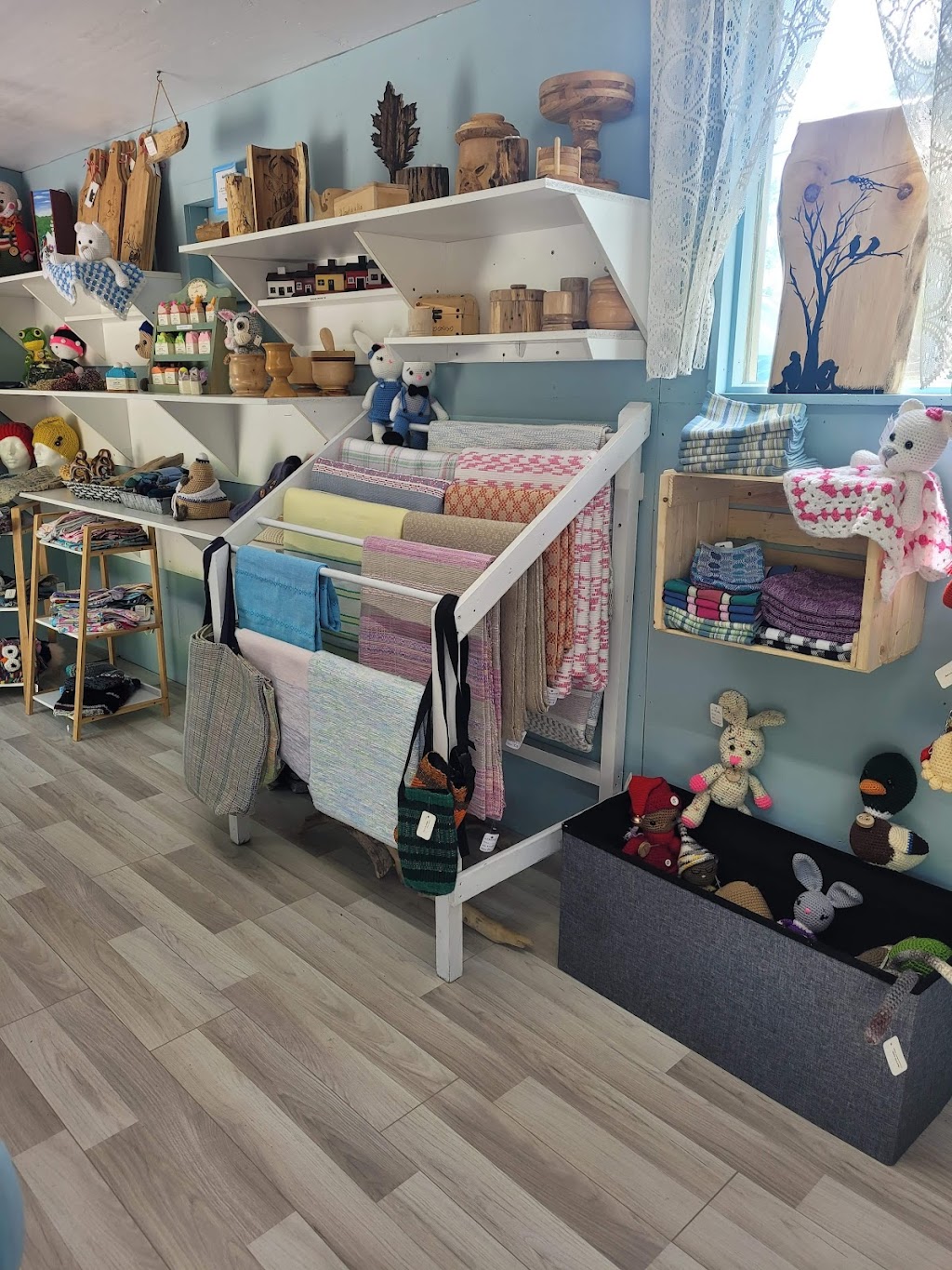 La Rive des Artisans | 315 Rue Félix Antoine Savard, Saint-Joseph-de-la-Rive, QC G0A 3Y0, Canada | Phone: (418) 324-9414