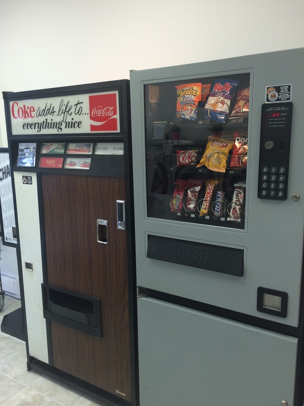 Bronte Coin Laundry | 42 Bronte St S #14, Milton, ON L9T 1Y8, Canada | Phone: (647) 471-5726