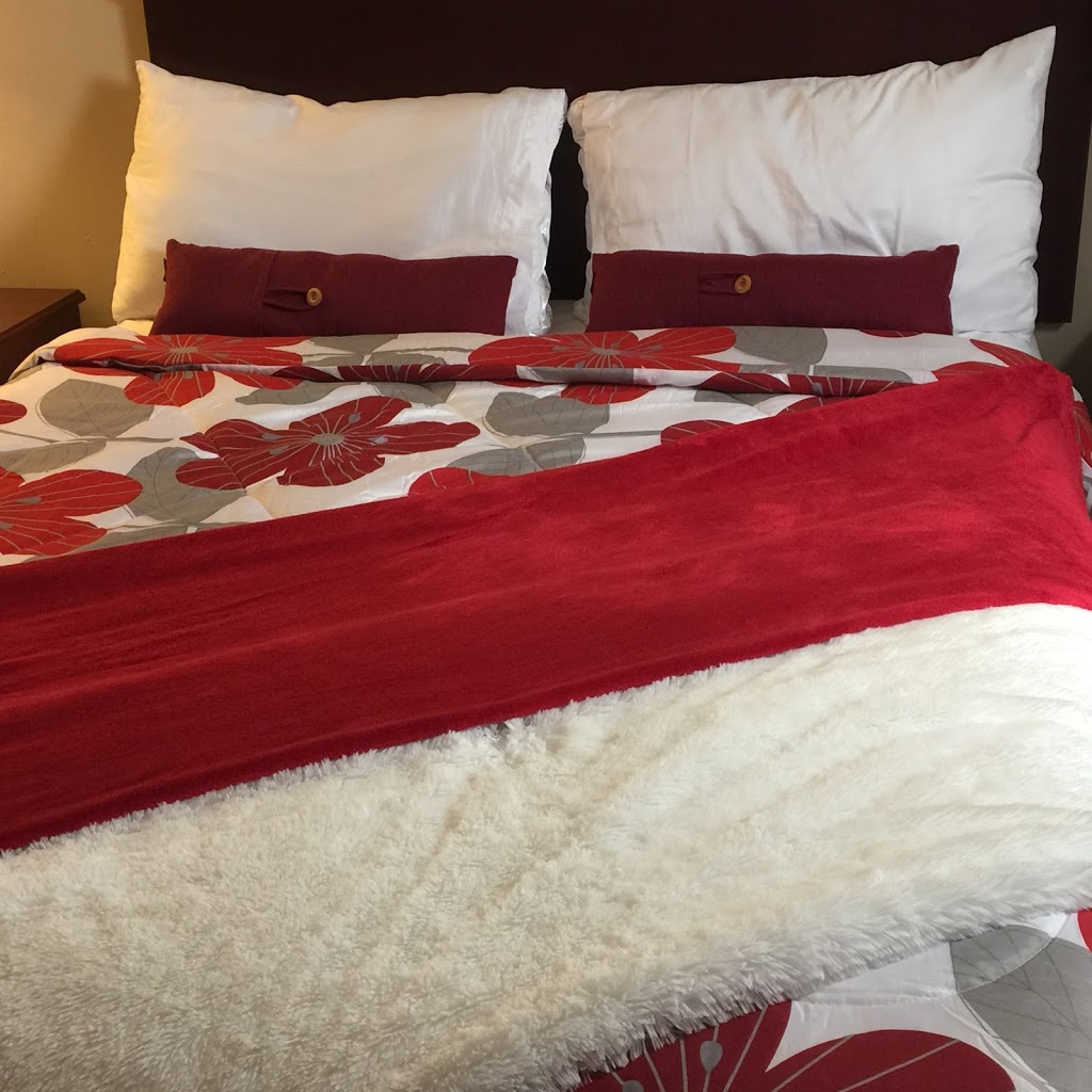 The Falls Family Lodge | 5612 Ellen Ave, Niagara Falls, ON L2G 7V5, Canada | Phone: (289) 296-5566