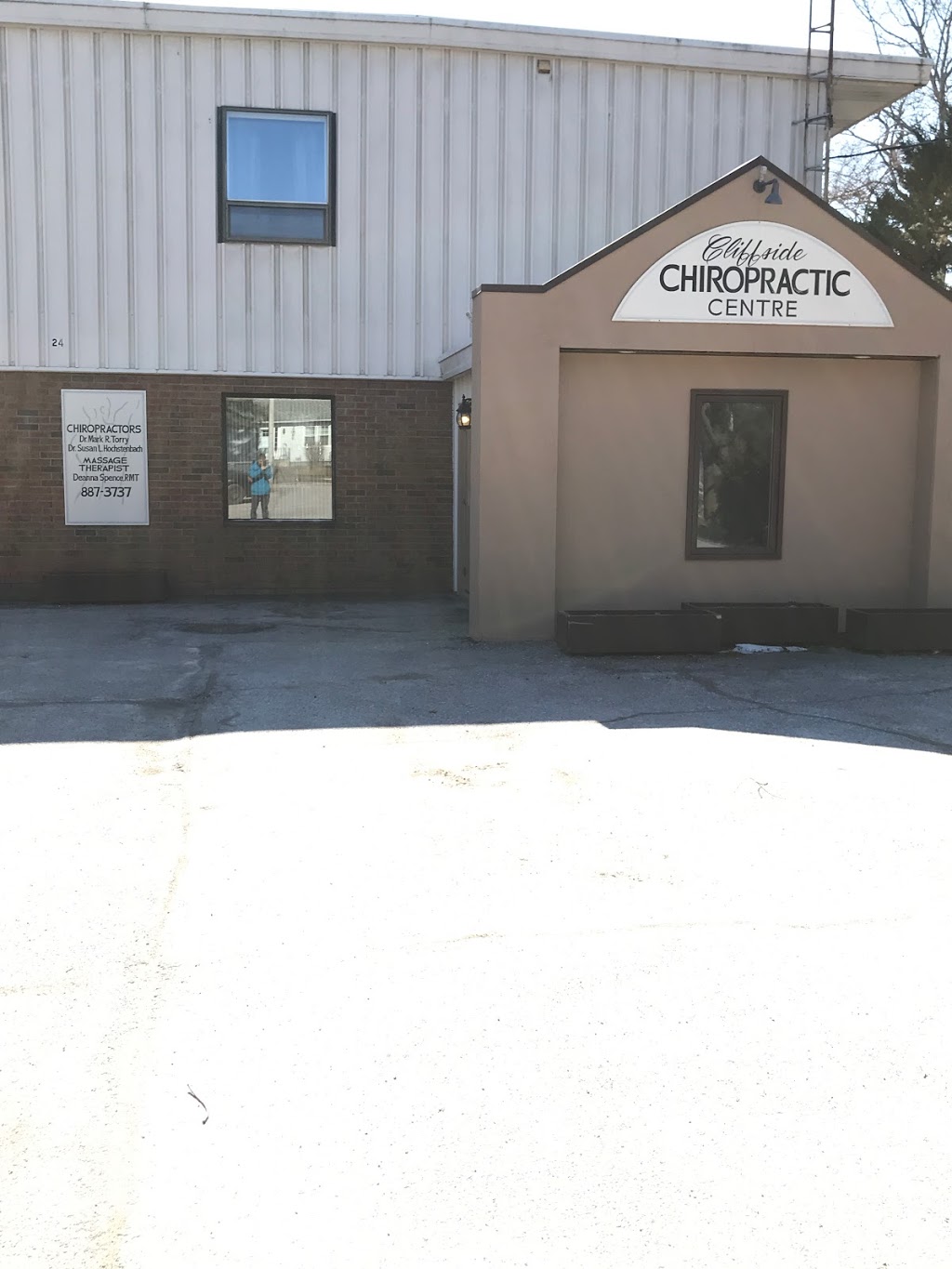 Cliffside Chiropractic Ctr | 24 Francis St E, Fenelon Falls, ON K0M 1N0, Canada | Phone: (705) 887-3737