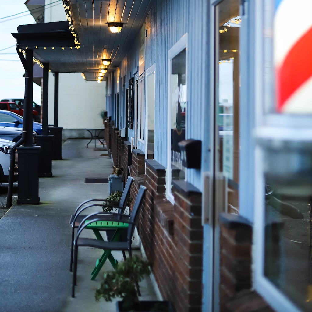 Heavy Ds Barbershop - Nanaimo Barber | 1420 Wingrove St #4B, Nanaimo, BC V9S 3L7, Canada | Phone: (250) 740-5125