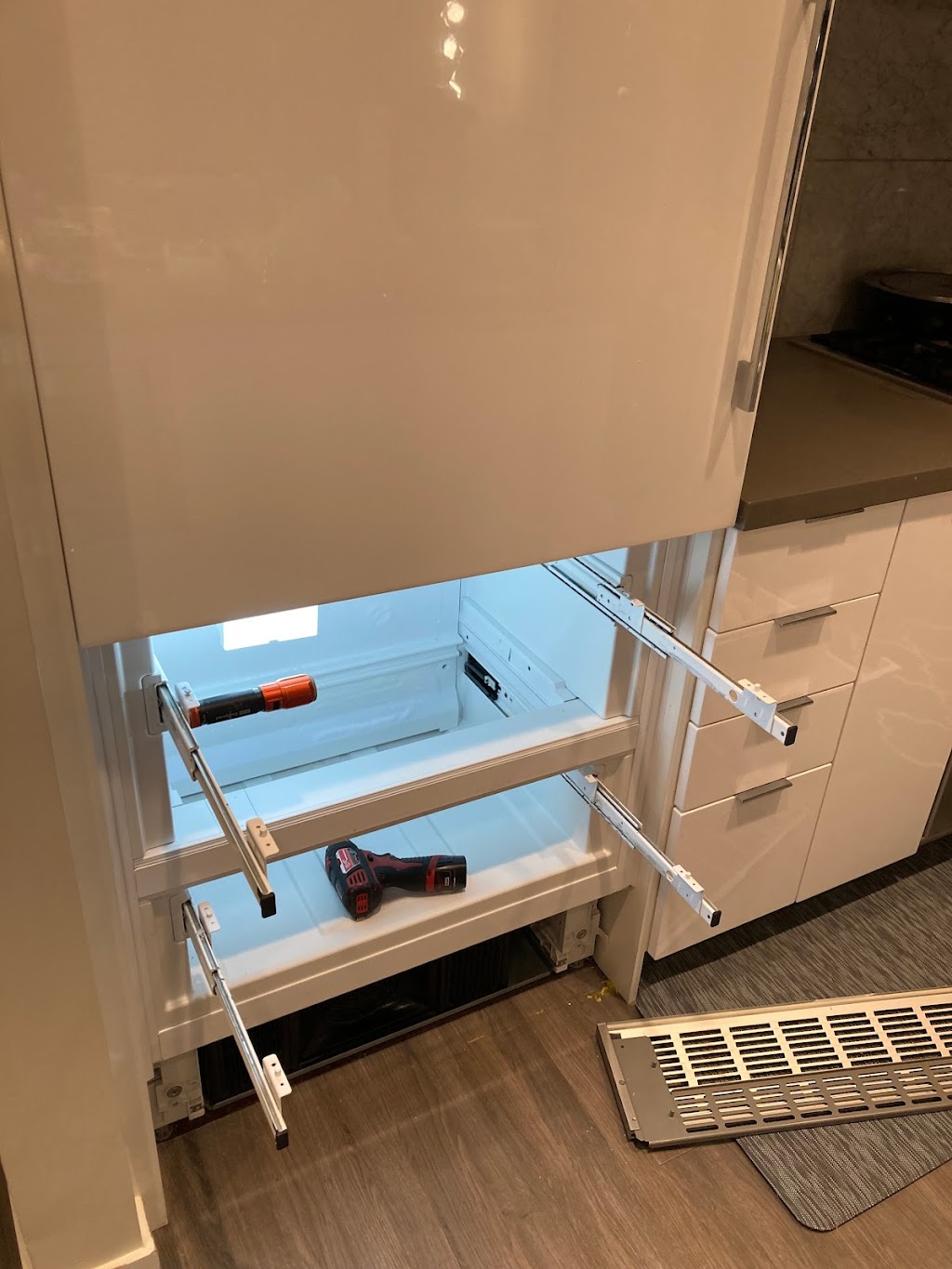 电器维修，冷暖空调 | 6629 Lanark St, Vancouver, BC V5P 2Z2, Canada | Phone: (778) 886-1298