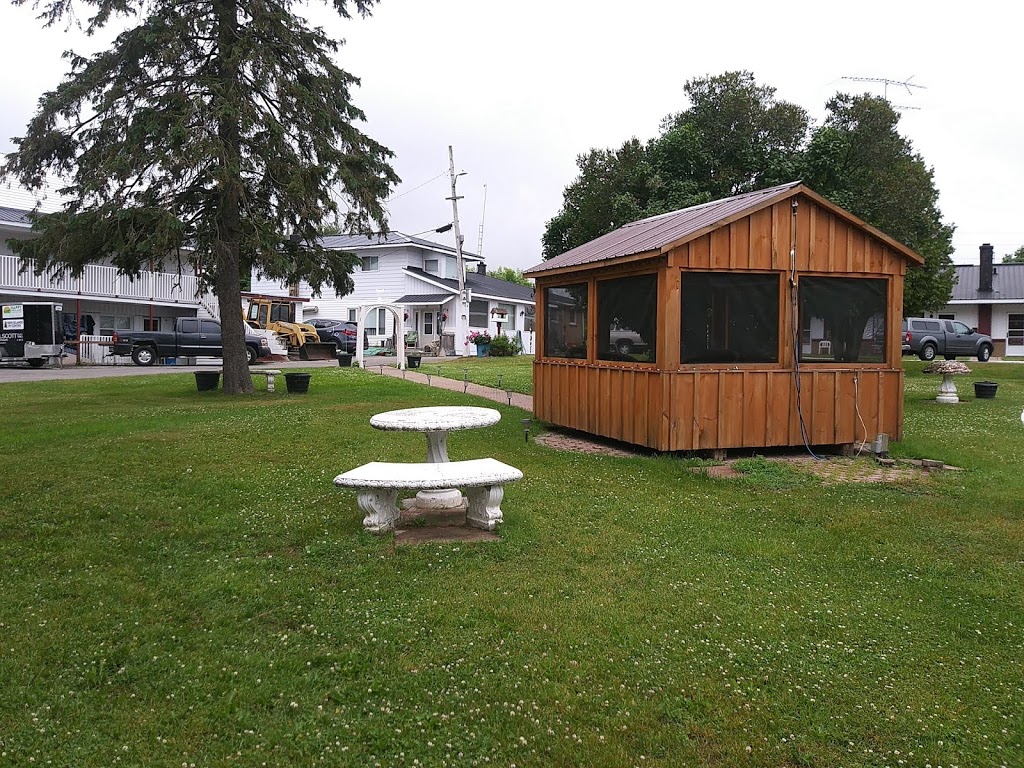 Johnstown Motel | 1843 2, Johnstown, ON K0E 1T1, Canada | Phone: (613) 657-3548