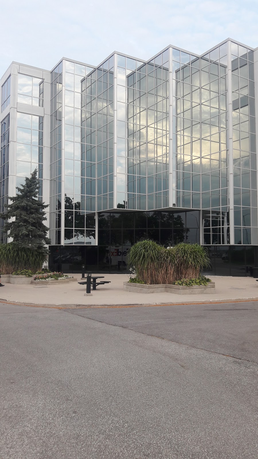 Impark Parking | 6725 Airport Rd, Mississauga, ON L4V 1V2, Canada | Phone: (416) 369-1801