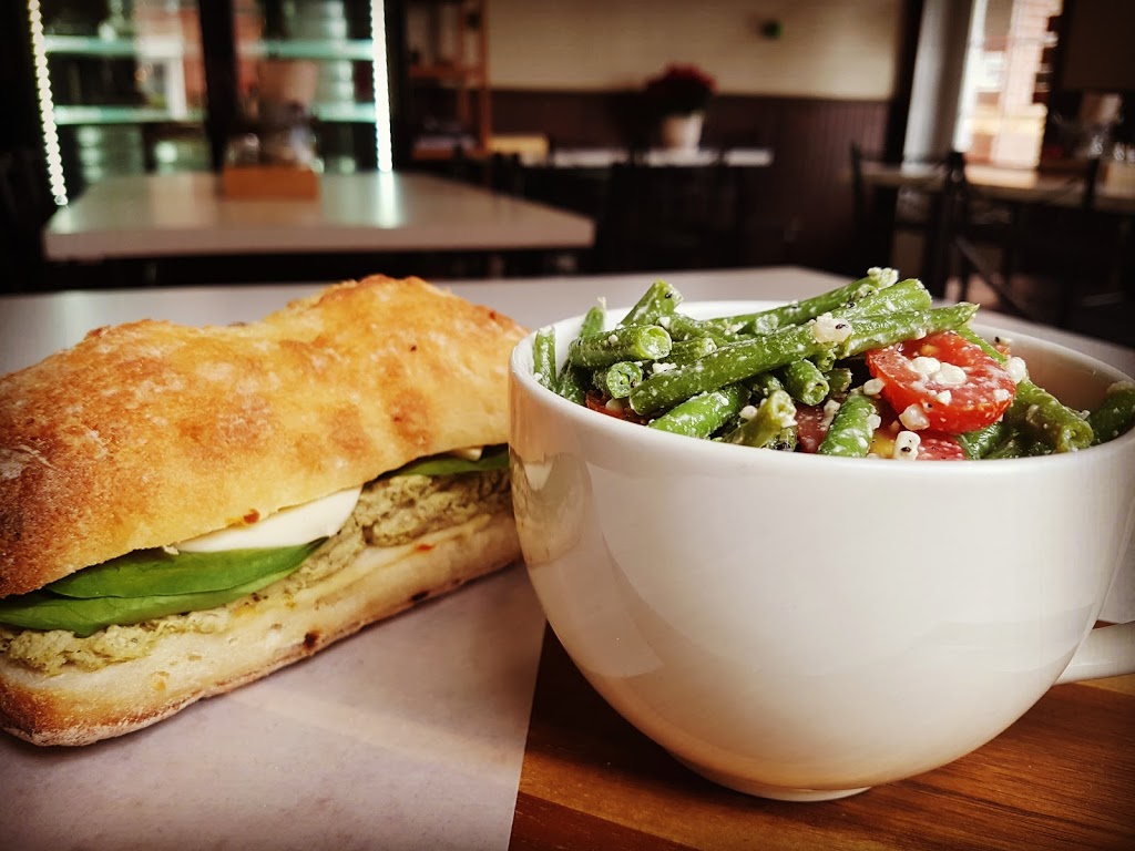 Café Cuisine gourmande | 223 Rue Principale, Saint-Urbain-Premier, QC J0S 1Y0, Canada | Phone: (514) 929-8417