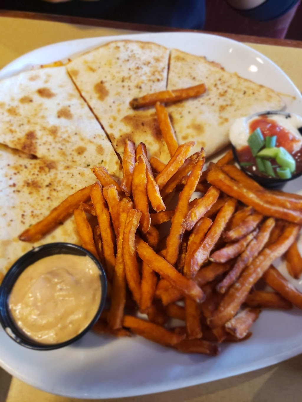 Boston Pizza | 2517 Portage Ave, Winnipeg, MB R3J 0P1, Canada | Phone: (204) 925-4101