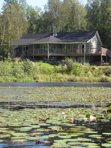 Windrush Bed and Breakfast and Holiday home. | 1784 ON-60, Huntsville, ON P1H 1A3, Canada | Phone: (705) 789-9209