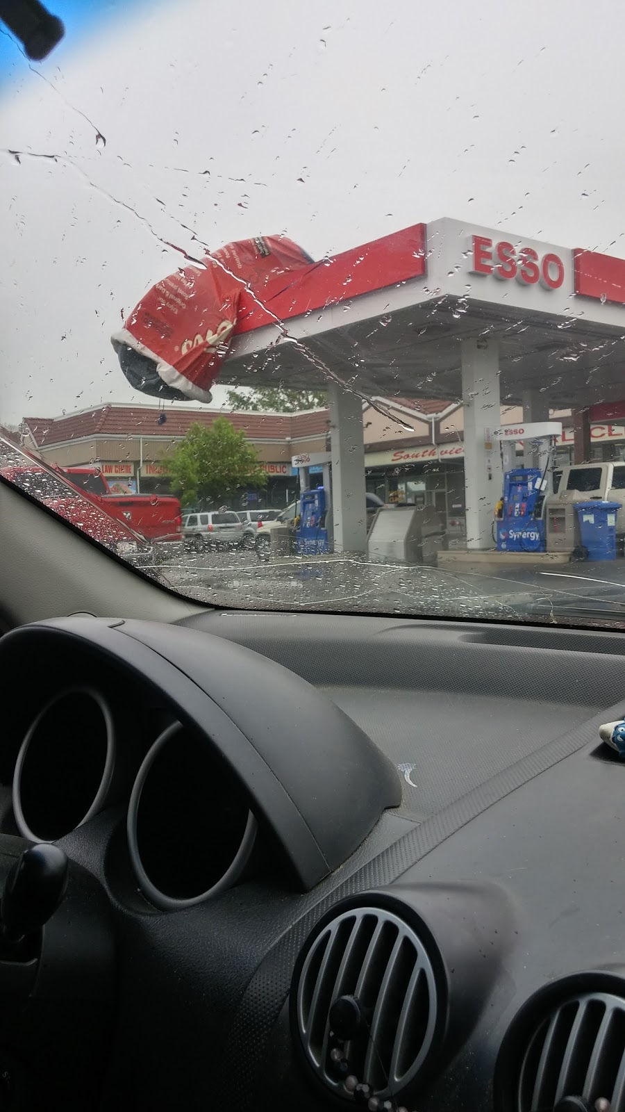 SOUTHVIEW ESSO | 2825 17 Ave SE, Calgary, AB T2A 0P7, Canada | Phone: (403) 208-9000