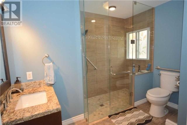 Upscale Lake Dalrymple Cottage Rental | 20 Robins Ln, Sebright, ON L0K 1W0, Canada | Phone: (647) 408-6660