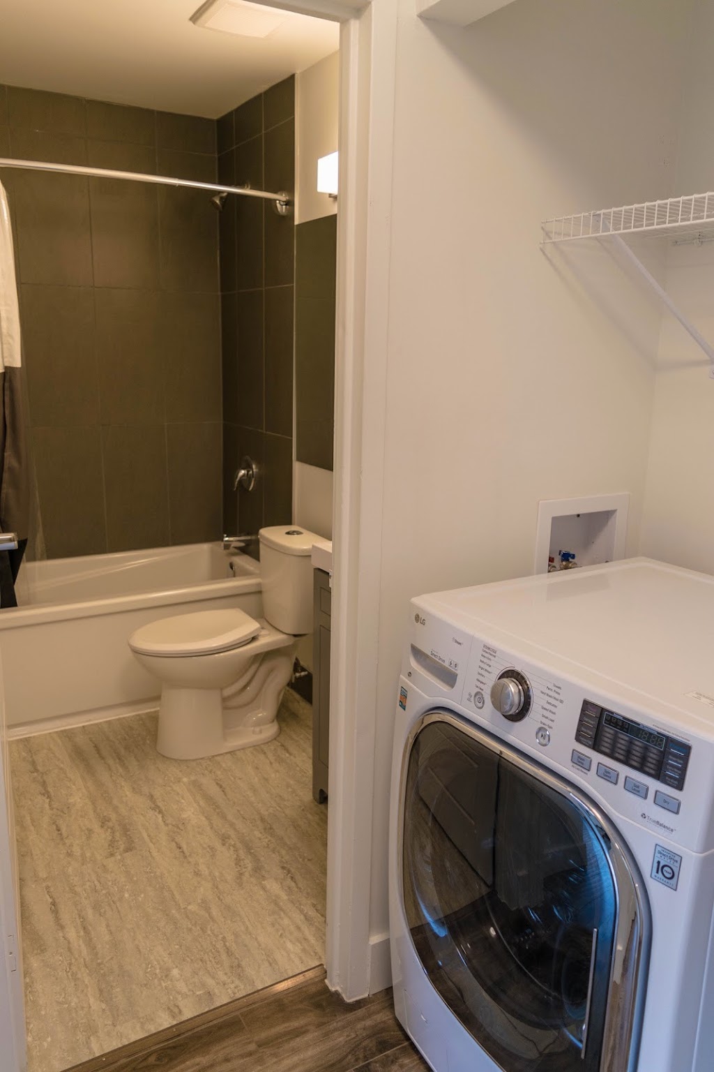 Avalon Suites - Apartments for Rent | 130 Avalon Pl, Kitchener, ON N2M 4N7, Canada | Phone: (416) 580-0775