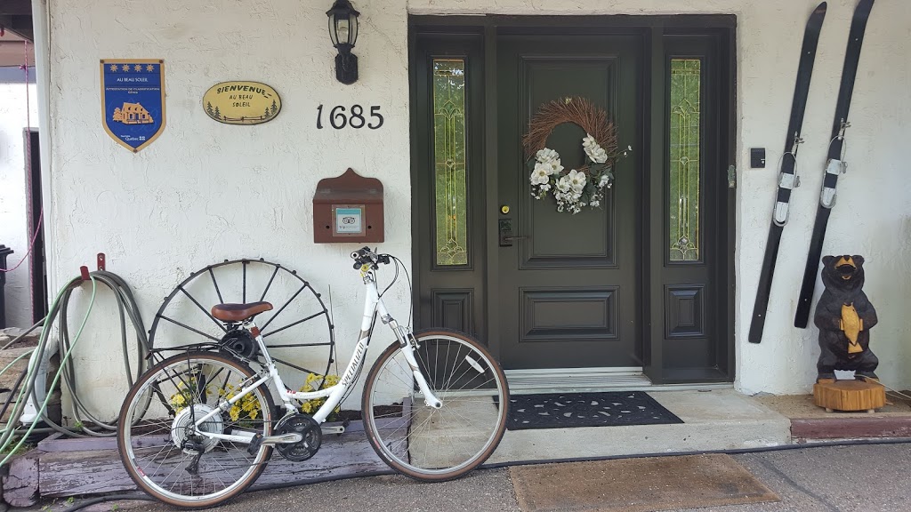 Au Beau Soleil Bed & Breakfast | 1685 Chem. du Village, Mont-Tremblant, QC J8E 1K4, Canada | Phone: (450) 233-2890