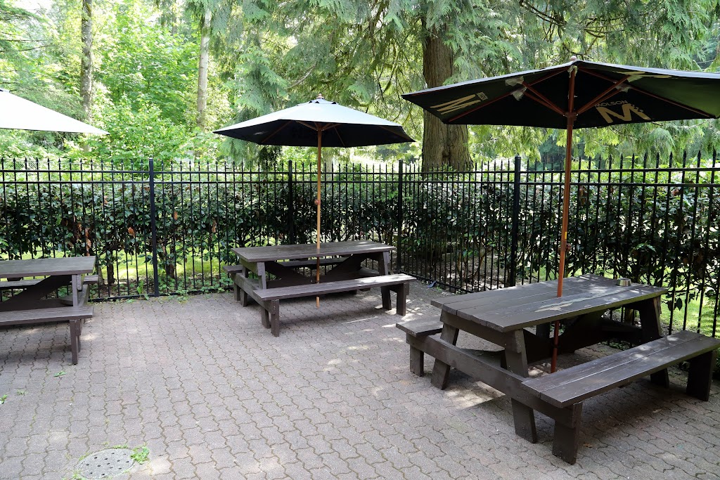 Cultus Lake Pub | 3696 Columbia Valley Hwy, Cultus Lake, BC V2R 5A5, Canada | Phone: (604) 858-5615