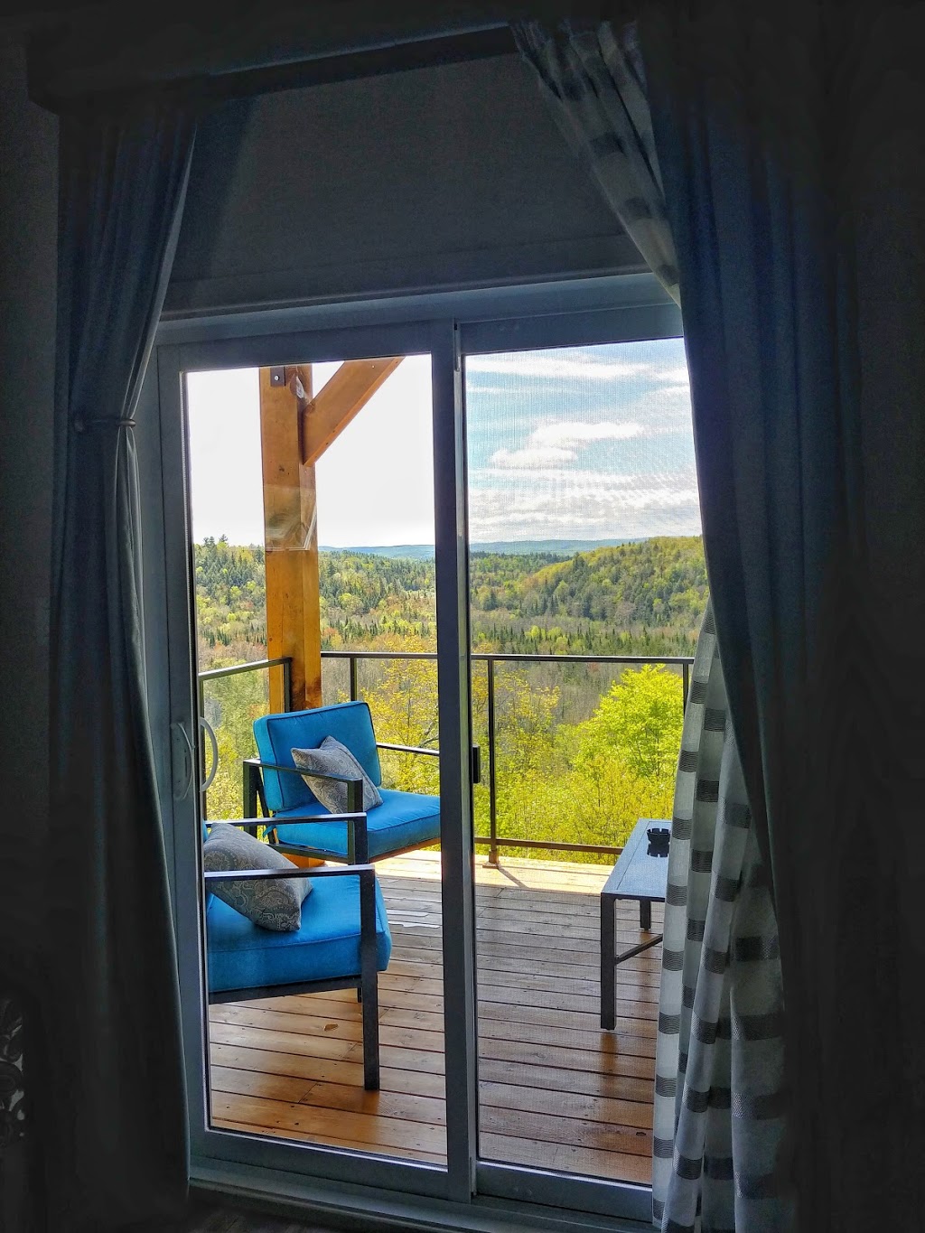 Le Bellevue | 3 Chemin des Bois-Francs, Wakefield, QC J0X 3G0, Canada | Phone: (438) 499-9040