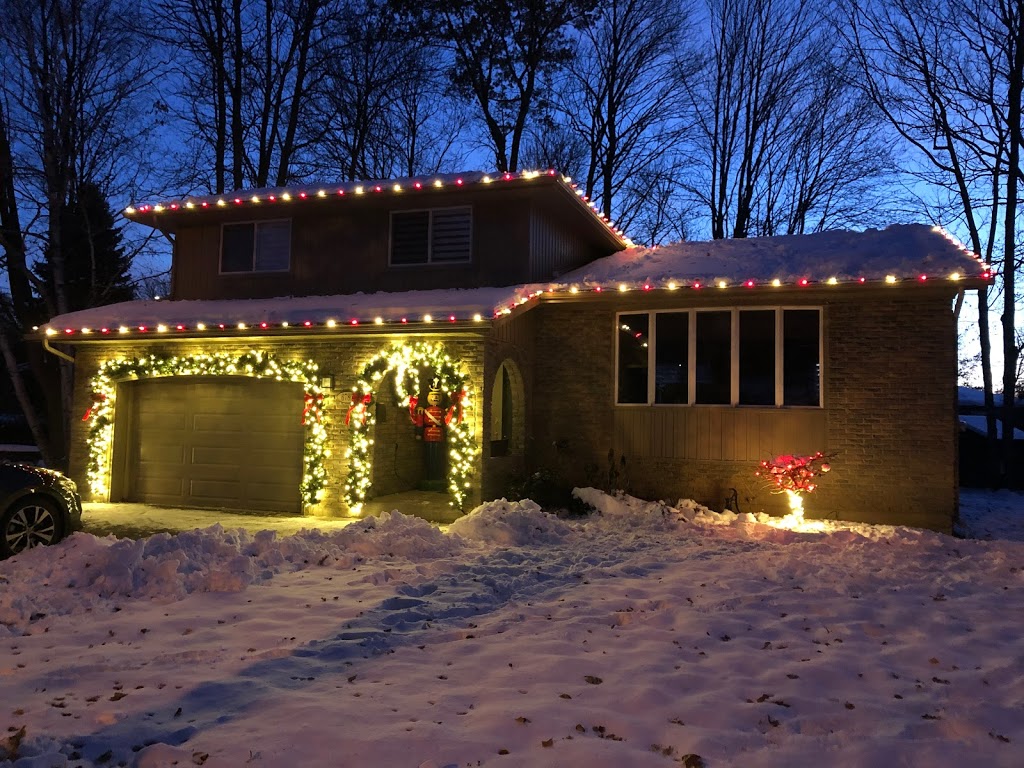 Christmas Decor Brantford | 19 Church St W, Scotland, ON N0E 1R0, Canada | Phone: (519) 756-1283