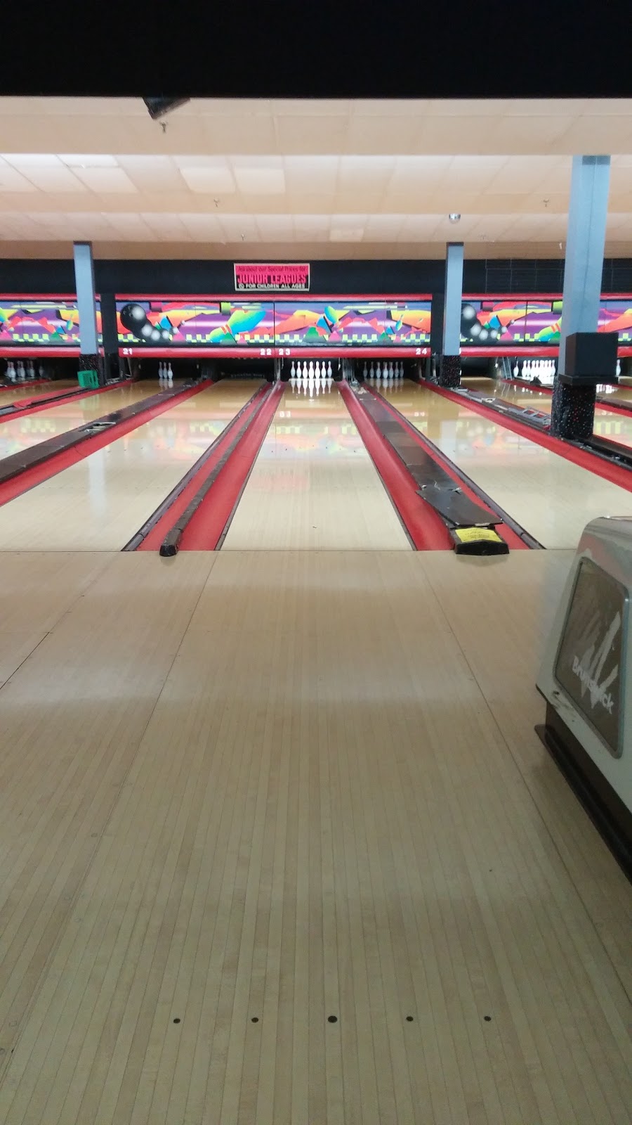 Kennedy Bowl | 2300 Lawrence Ave E, Scarborough, ON M1P 2R2, Canada | Phone: (416) 759-6181
