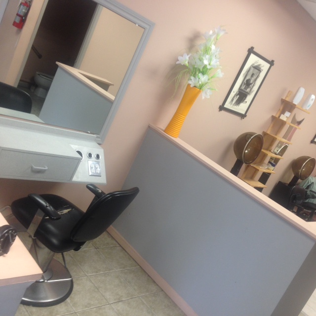 Hair Dews | 645 Plains Rd E, Burlington, ON L7T 4J5, Canada | Phone: (905) 681-2656