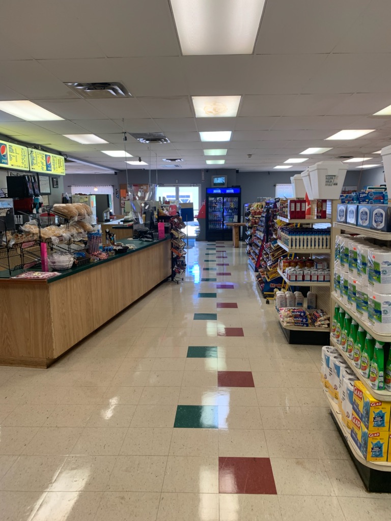 Dillons Convenience & Pizzeria | 1329 Port Hill Station Rd, Tyne Valley, PE C0B 2C0, Canada | Phone: (902) 831-2719
