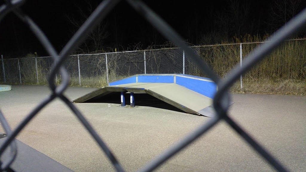 Delson Arena | 100 Avenue de Delson, Delson, QC J5B 1S3, Canada | Phone: (450) 632-1050