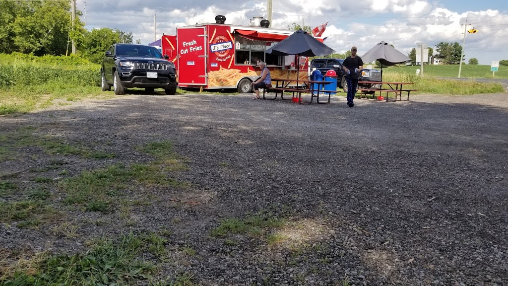 Js Place Chip Truck | County Road 29 &, ON-30, Trent Hills, ON K0K 1R0, Canada | Phone: (905) 872-0199