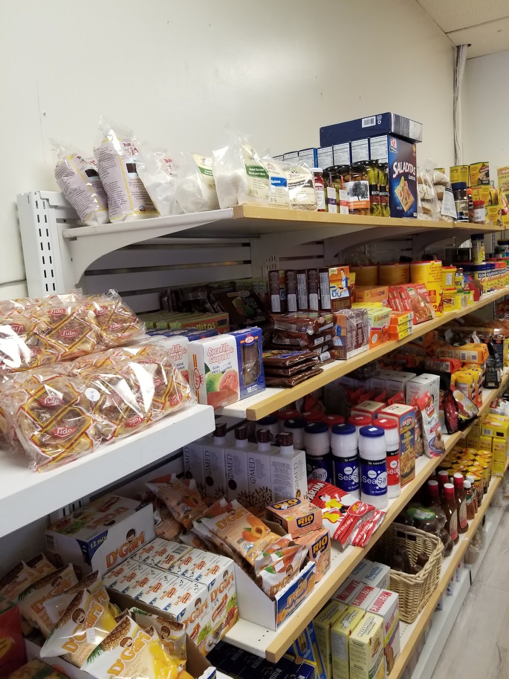 Jans Clothing & Spanish Groceries Store | 29 Macdonell St, Guelph, ON N1H 2Z3, Canada | Phone: (519) 362-8532