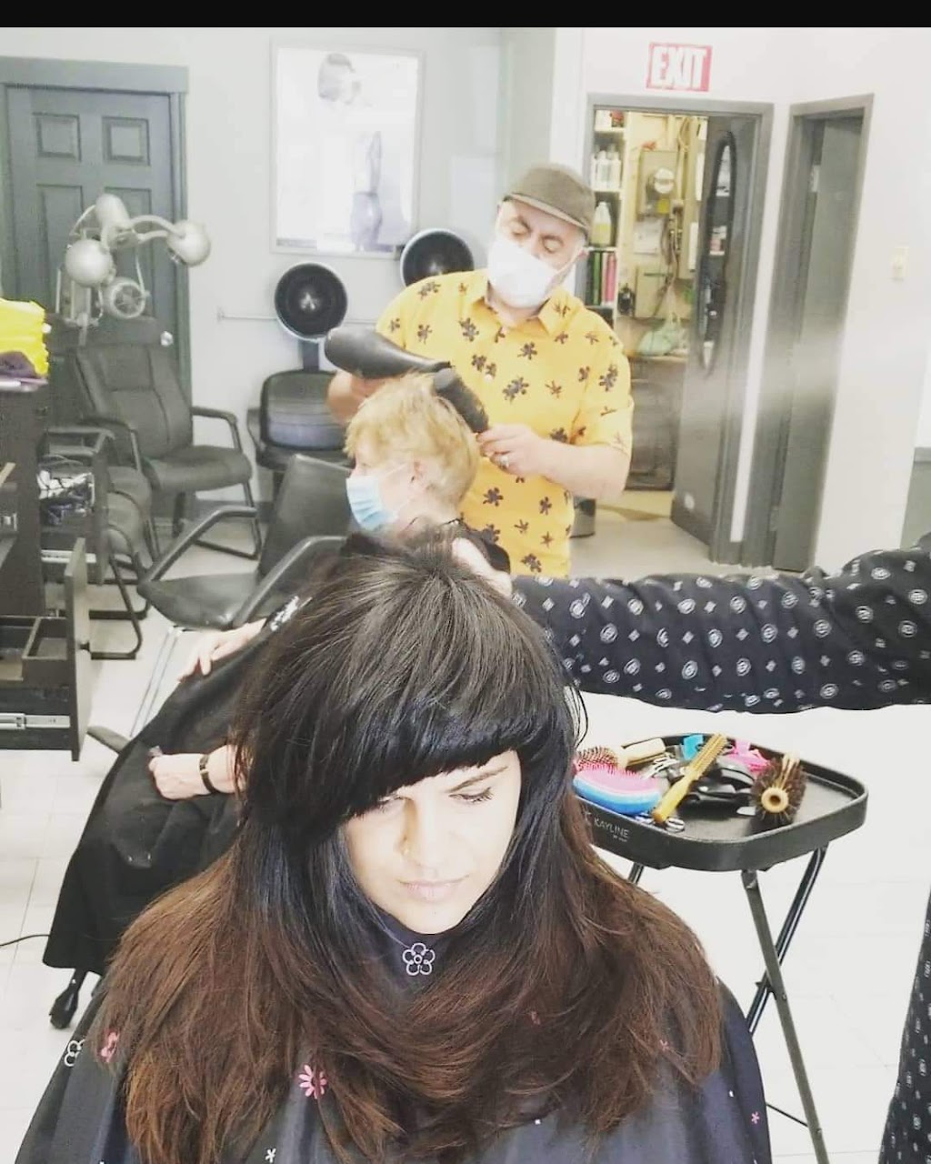 Awesome Hair Salon | 37846 3 Ave, Squamish, BC V8B 1B9, Canada | Phone: (604) 390-3911