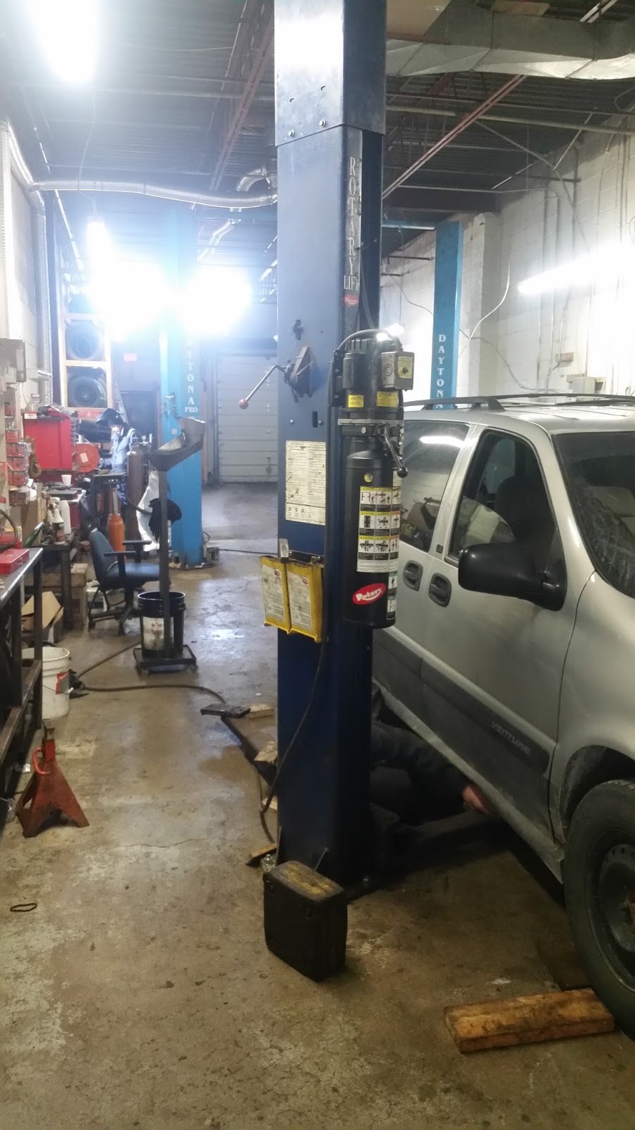 VER Auto Quick Service | 2410 Lawrence Ave E Unit 7, Scarborough, ON M1P 2R6, Canada | Phone: (647) 780-3681