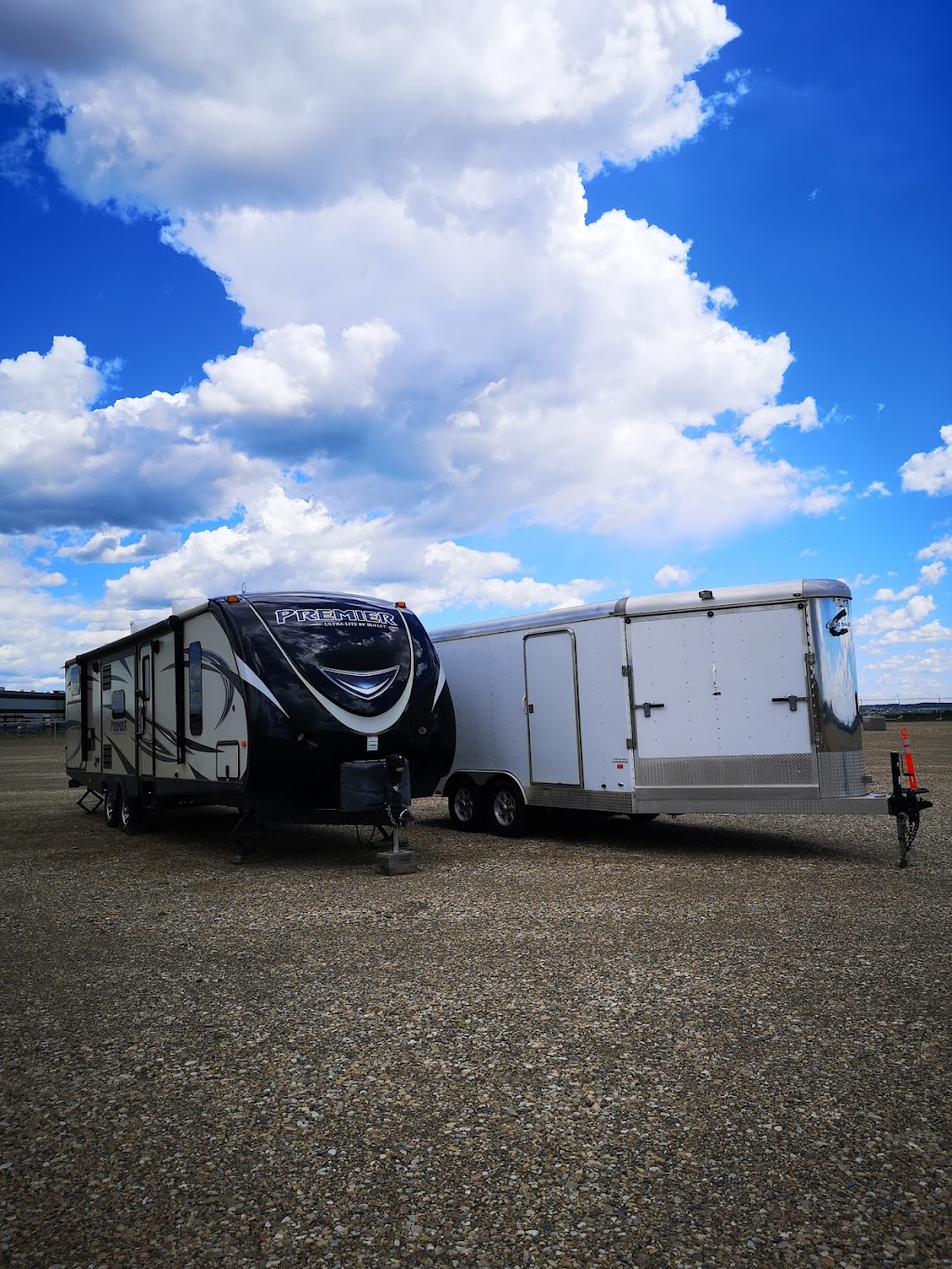 QE2 RV Storage | 431043, Range Rd 261, Ponoka, AB T4J 1J8, Canada | Phone: (403) 783-3918
