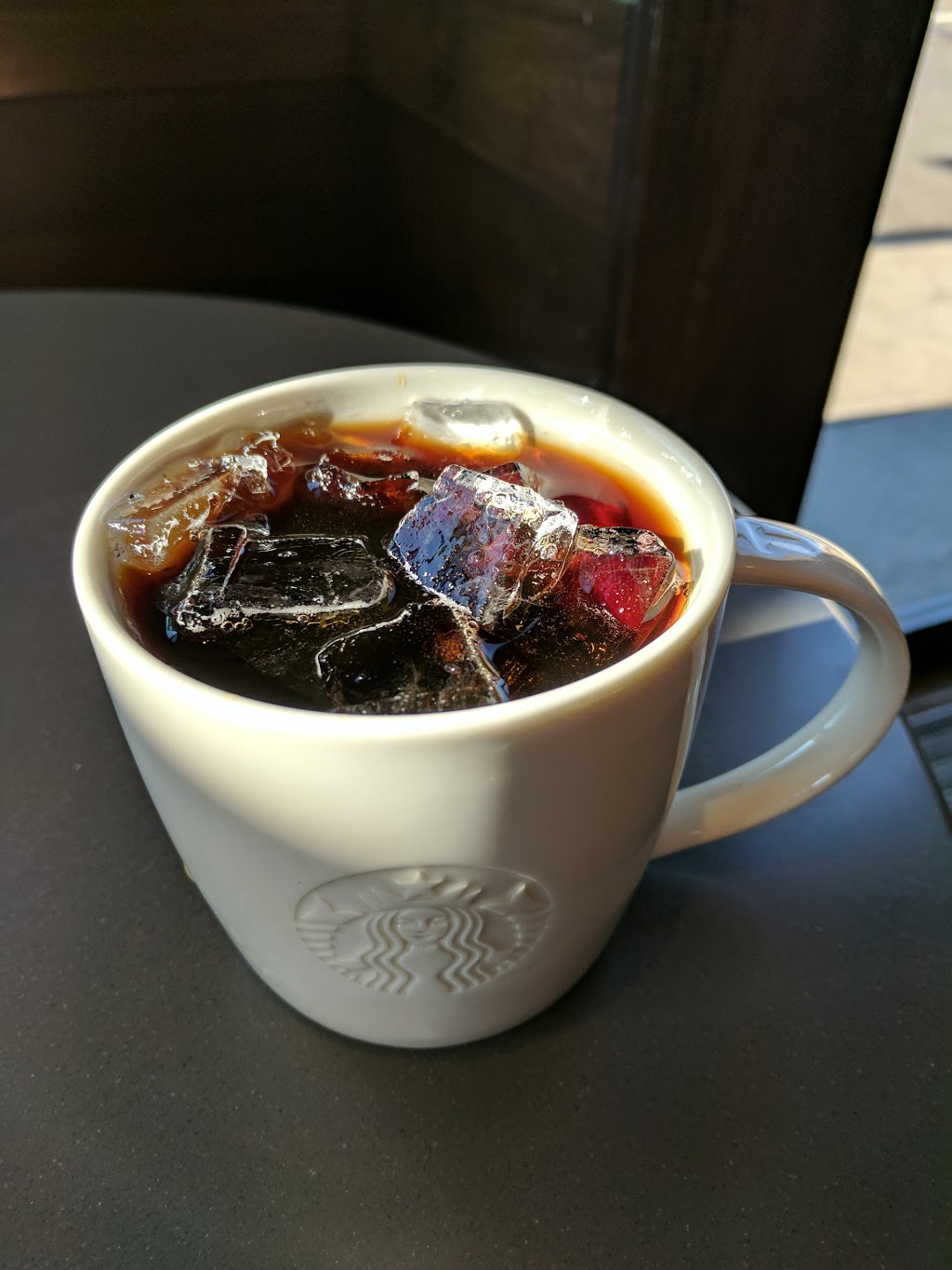 Starbucks | 3151 Lakeshore Rd #55, Kelowna, BC V1Y 2M3, Canada | Phone: (250) 762-6273