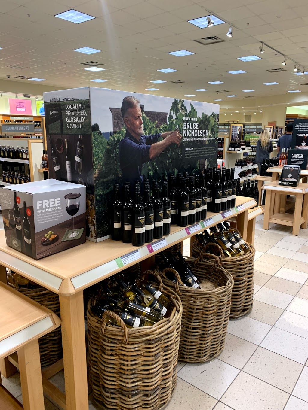 LCBO | 251 Oak Walk Dr, Oakville, ON L6H 6M3, Canada | Phone: (905) 257-6300