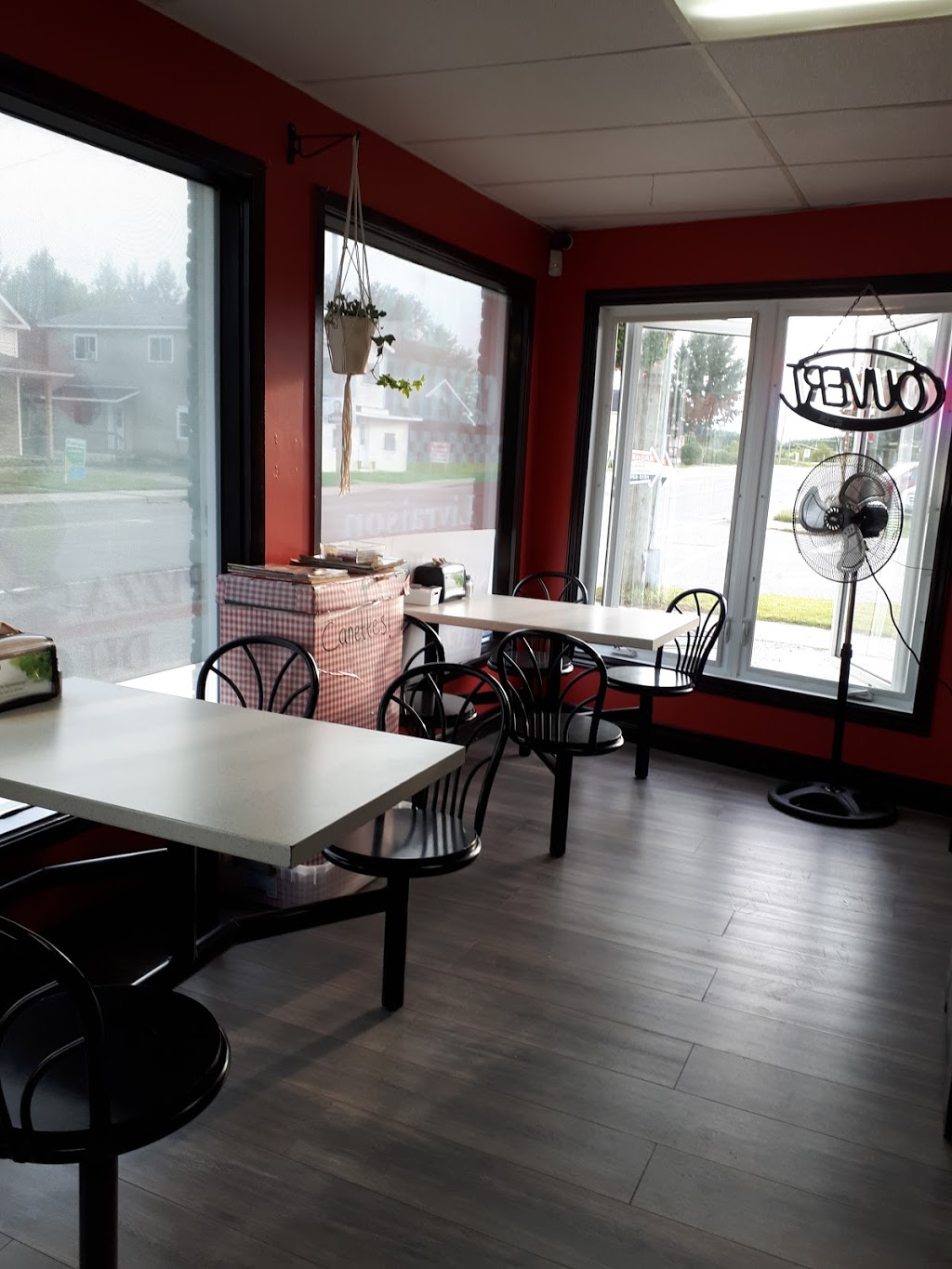 Pizza du Chef Sim | 413 Rue Victoria, Thurso, QC J0X 3B0, Canada | Phone: (819) 707-7007