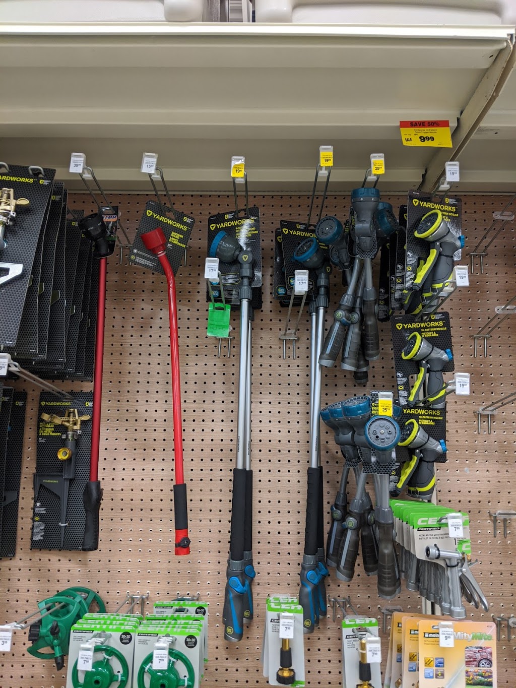 Arnprior Shopping Centre | 375 Daniel St S, Arnprior, ON K7S 3G8, Canada | Phone: (613) 622-1551