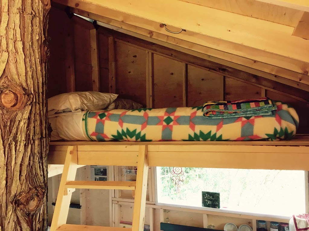 The Treehouse at J-heart-Y B&B | 34 Twin Lakes Rd, Enderby, BC V0E 1V3, Canada | Phone: (250) 803-1755
